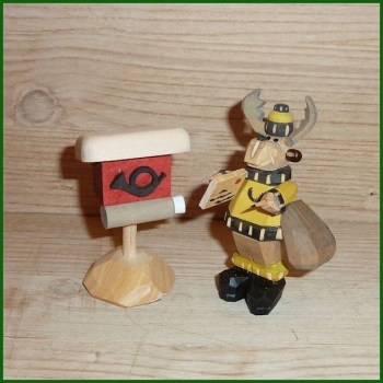 Preview: Briefträger am Briefkasten