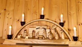 Schwibbogen mit Christi Geburt, Stall, klein braun