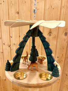 Deckenpyramide Rehe, farbig