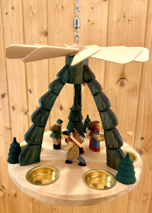 Deckenpyramide Erzgebirgsfiguren, farbig