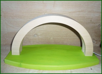LED Designbogen Linde  mittel - grüner Sockel