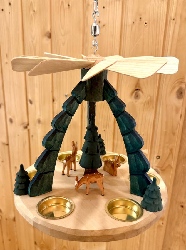 Deckenpyramide Rehe, farbig