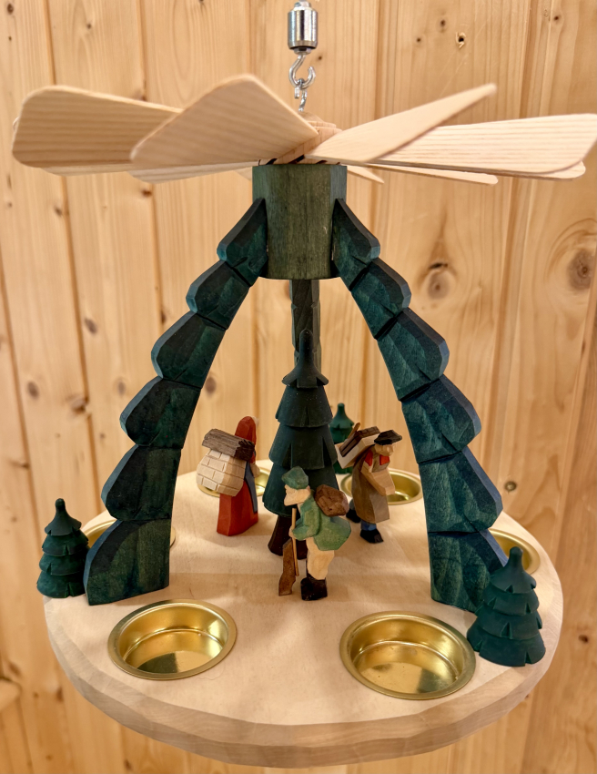 Deckenpyramide Erzgebirgsfiguren, farbig