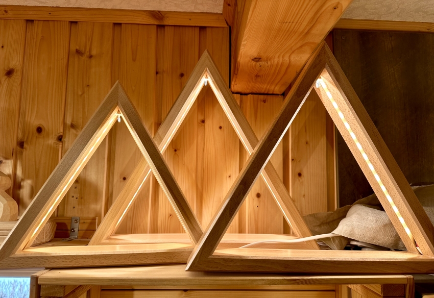 LED Dreieck Natur/Buche