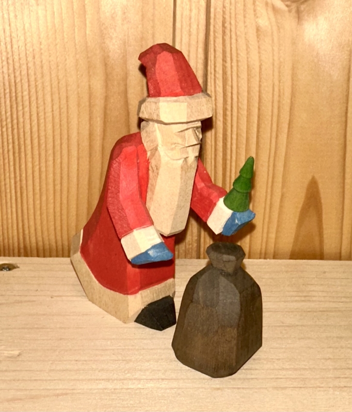 Weihnachtsmann-Midi, Bescherung