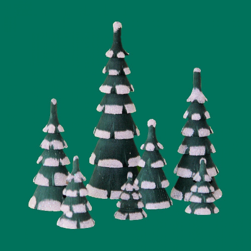 Baum grün mit Schnee